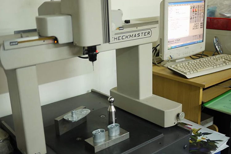 2.5D CMM for checking inside size of testing samples