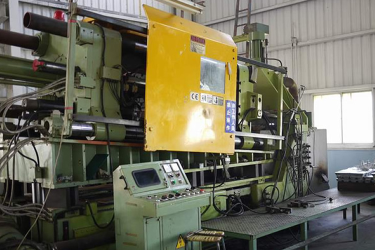 壓鑄機台-備有60-500噸機台可承製各式尺寸零件